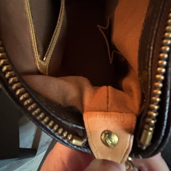 Authentic Louis Vuitton Monogram Cabas Mezzo Tote Bag - Good Condition - Picture 12 of 12